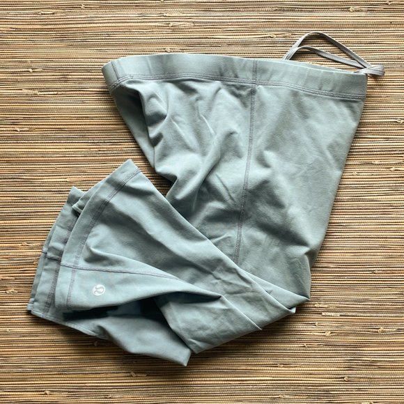 Vintage Grey Lululemon Crop Pants w/Slits - Size 10 - Picture 4 of 7